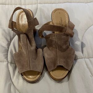 Sam Edelman Women's Tan Suede Sandals